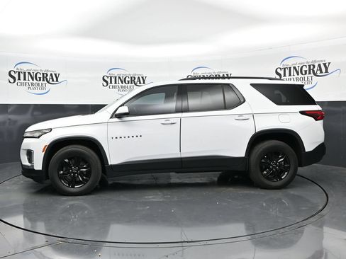 Used 2023 Chevrolet Traverse LT FWD image 4