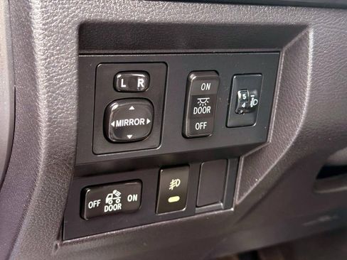 Used 2014 Toyota Tundra SR AWD/4WD image 15