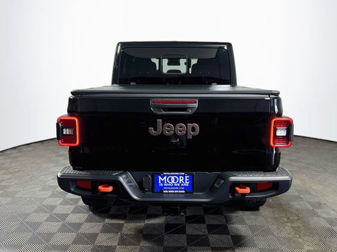 Used 2025 Jeep Gladiator Mojave w/ Convenience Group AWD/4WD image 6