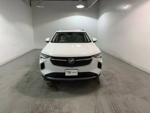 Certified 2022 Buick Envision Avenir w/ Technology Package II image 2