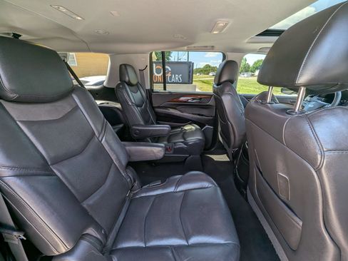 Used 2018 Cadillac Escalade ESV Luxury RWD image 43