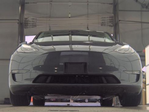 Used 2023 Tesla Model Y 2WD image 3