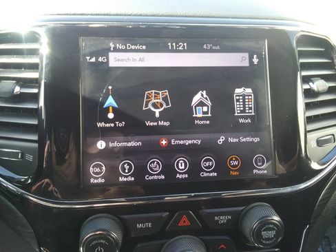 Used 2019 Jeep Grand Cherokee Altitude image 27