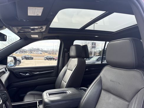 Used 2021 GMC Yukon XL Denali image 13