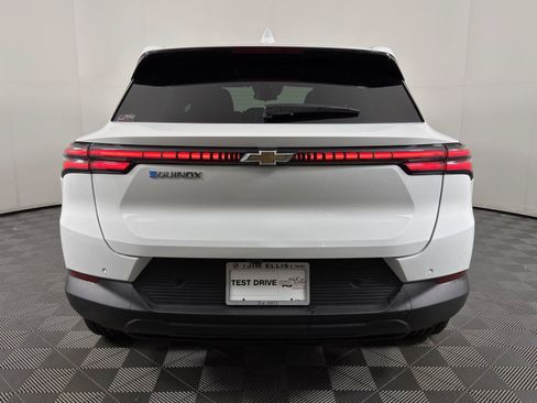 Certified 2025 Chevrolet Equinox EV LT FWD image 5