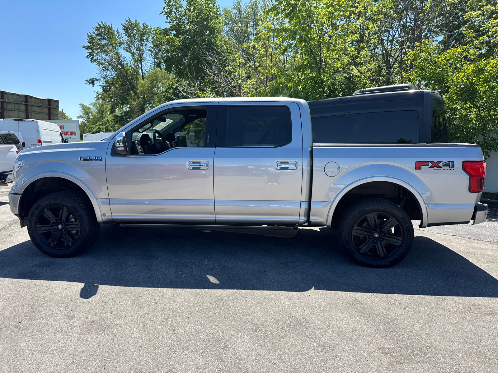 Used 2020 Ford F150 Platinum w/ Equipment Group 701A Luxury AWD/4WD image 3