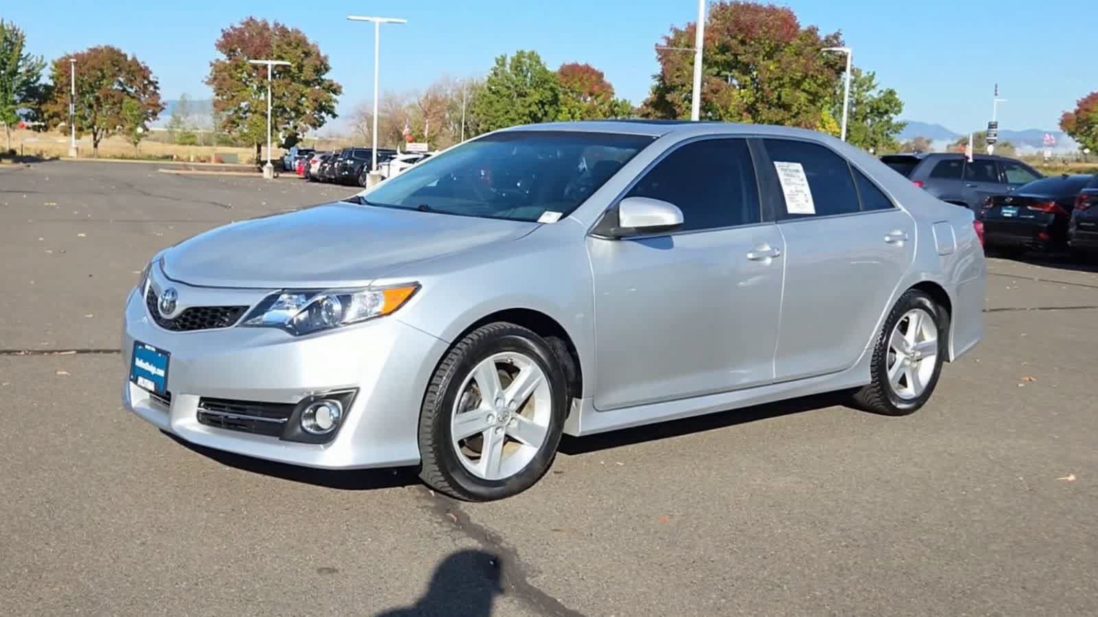 Used 2013 Toyota Camry SE FWD image 4