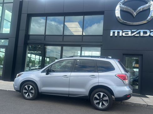 Used 2017 Subaru Forester 2.5i w/ Alloy Wheel Package AWD/4WD image 36