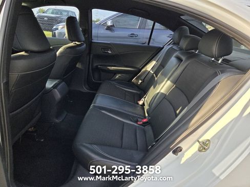 Used 2017 Honda Accord Sport image 7
