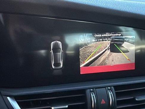 Used 2023 Alfa Romeo Giulia Veloce image 27