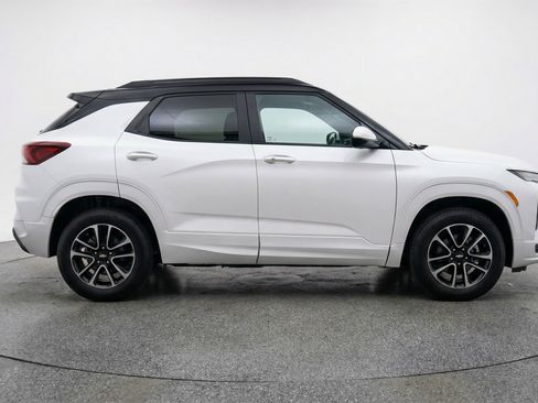 Used 2025 Chevrolet TrailBlazer LT image 11