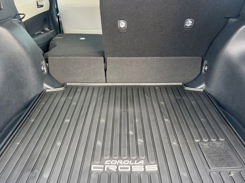 Certified 2024 Toyota Corolla Cross L image 12