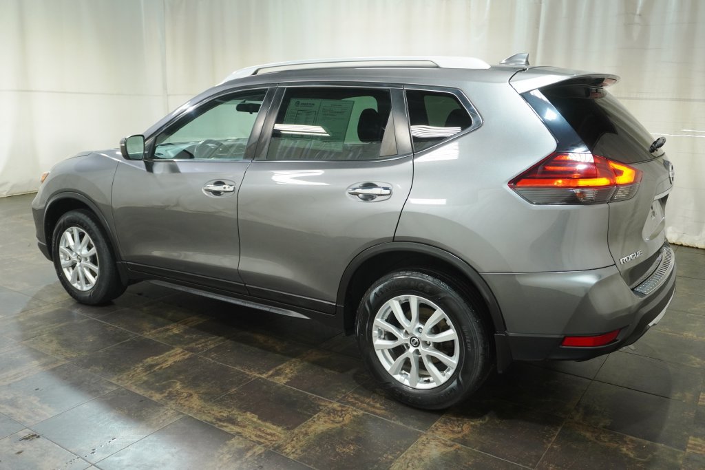 Used 2017 Nissan Rogue SV AWD/4WD image 7