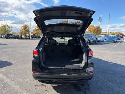 Used 2022 Chevrolet Equinox RS w/ RS Leather Package image 10