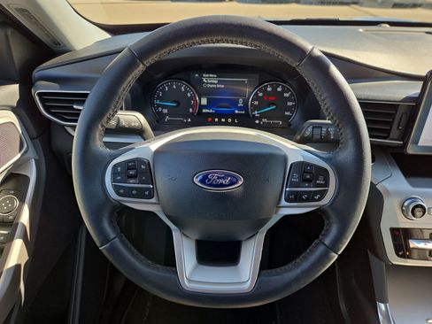 Certified 2022 Ford Explorer XLT w/ Equipment Group 202A image 20