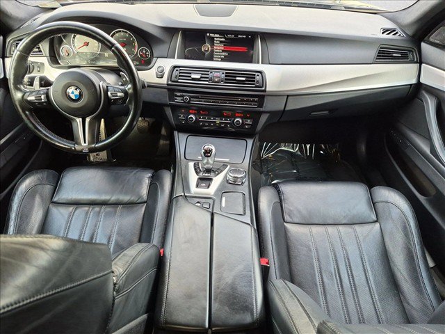 Used 2015 BMW M5 RWD image 19