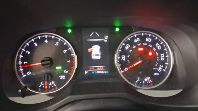 Used 2020 Toyota RAV4 XLE w/ Convenience Package FWD image 27