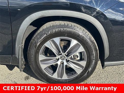 Used 2022 Toyota Highlander XLE image 7