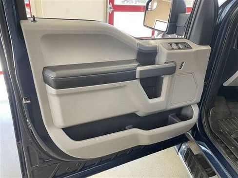 Used 2019 Ford F150 XLT w/ Equipment Group 302A Luxury AWD/4WD image 11