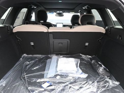 New 2026 Volvo XC60 B5 Plus w/ Protection Package Premier AWD/4WD image 31