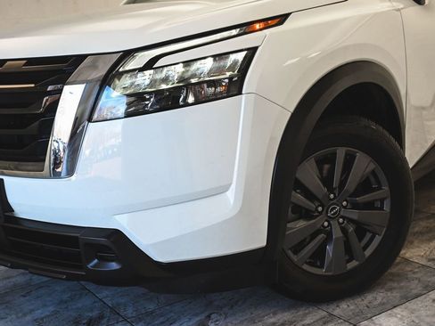Used 2023 Nissan Pathfinder SV image 37