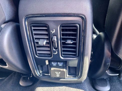 Used 2021 Jeep Grand Cherokee Limited image 18