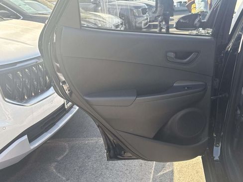 Used 2019 Hyundai Kona SEL AWD/4WD image 12