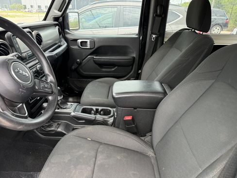 Used 2020 Jeep Wrangler Sport AWD/4WD image 5