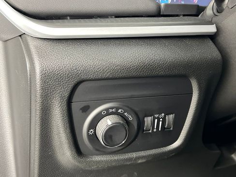 New 2025 Jeep Grand Cherokee Laredo image 23