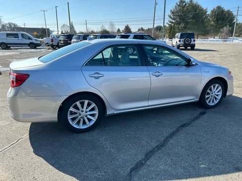 Used 2014 Toyota Camry XLE image 4