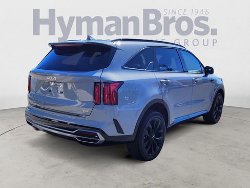Used 2023 Kia Sorento SX AWD/4WD image 3