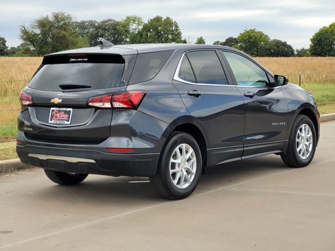 Used 2023 Chevrolet Equinox LT image 4