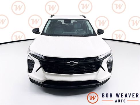 New 2026 Chevrolet Trax LT w/ Driver Confidence Package FWD image 2