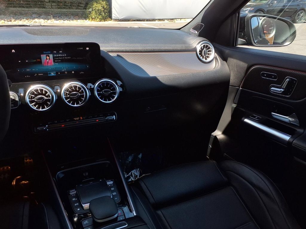 Used 2022 Mercedes-Benz GLA 45 AMG 4MATIC image 32