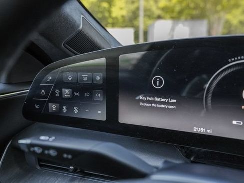 Used 2024 Lucid Air Touring AWD/4WD image 28