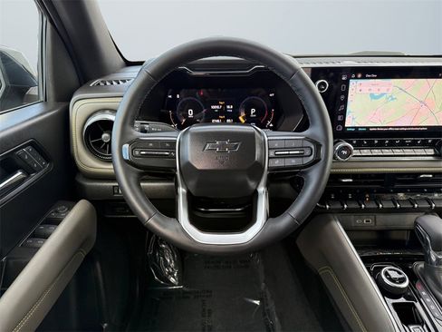 Used 2024 Chevrolet Colorado ZR2 w/ ZR2 Convenience Package III image 12