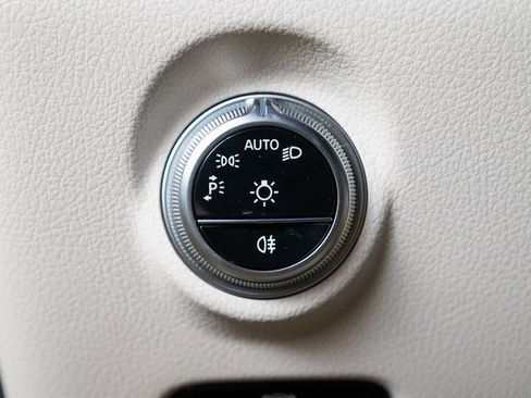 Certified 2025 Mercedes-Benz C 300 4MATIC Sedan image 17