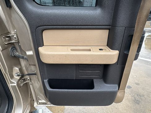 Used 2012 Ford F150 XLT w/ XLT Chrome Pkg image 15