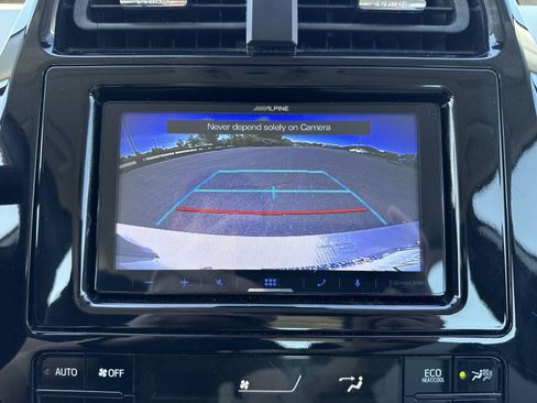 Used 2019 Toyota Prius XLE w/ Carpet Mat Package AWD/4WD image 18