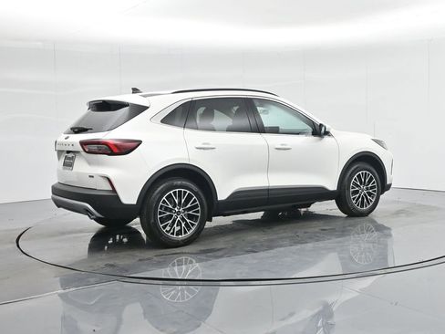 New 2025 Ford Escape SE image 29
