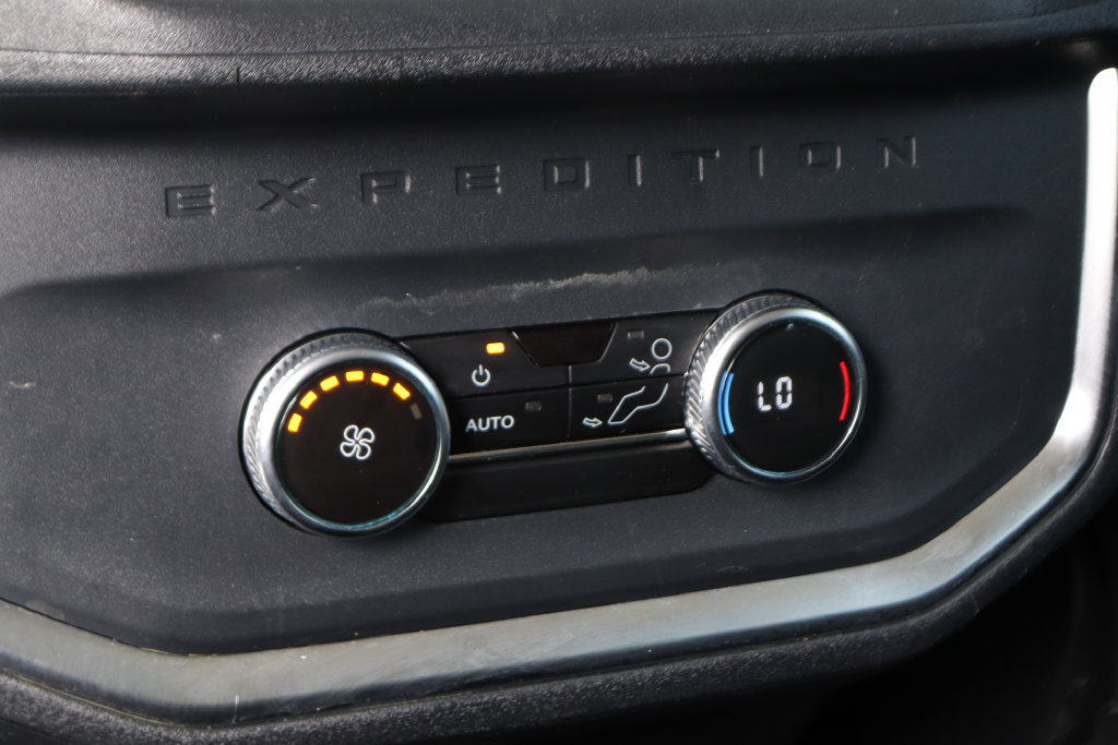 Used 2025 Ford Expedition Active AWD/4WD image 42