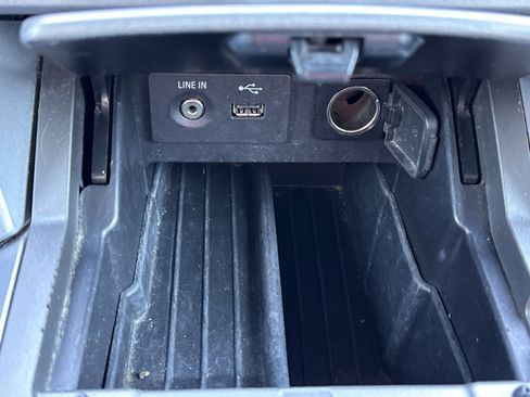 Used 2014 Ford Explorer XLT image 25