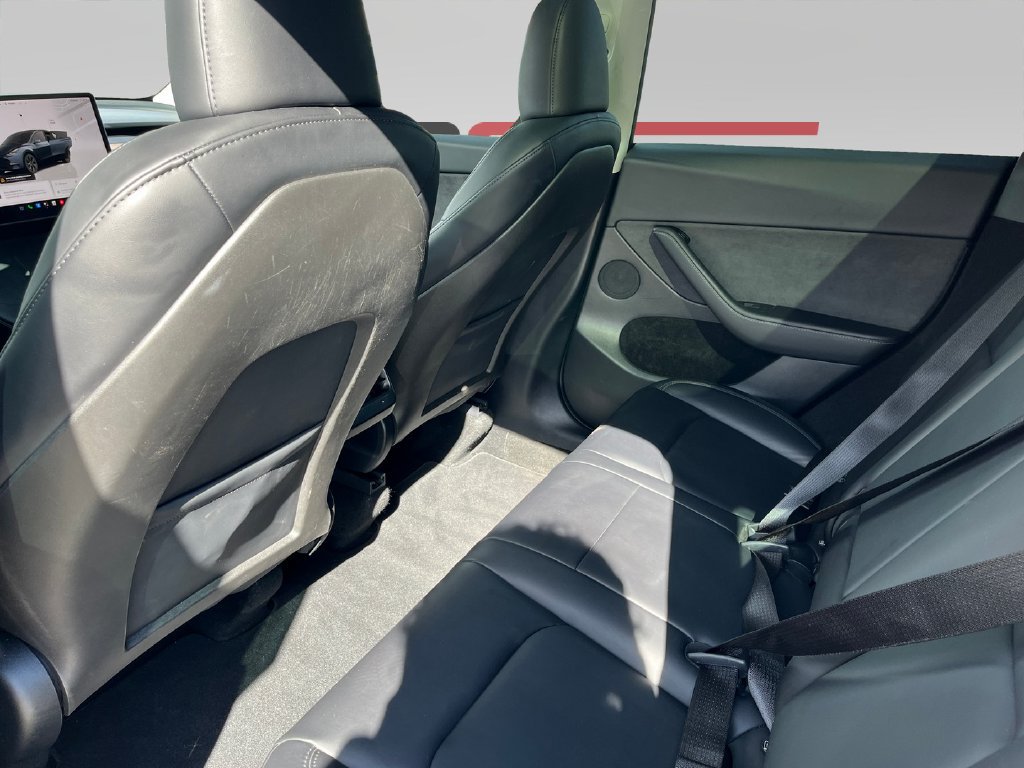 Used 2024 Tesla Model Y Long Range AWD/4WD image 17