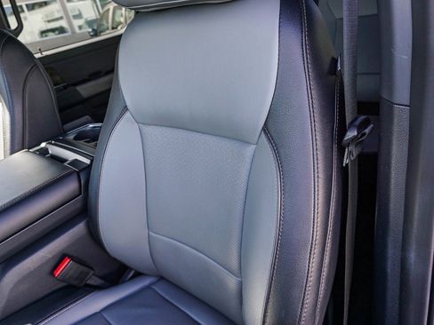 Used 2022 Ford F150 Lightning Lariat image 20