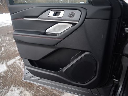 Used 2025 Ford Explorer ST image 20