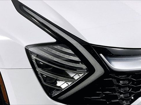Certified 2023 Kia Sportage SX image 30
