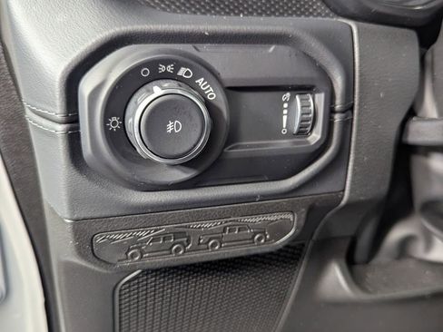 Used 2026 Jeep Wrangler Unlimited Rubicon AWD/4WD image 15