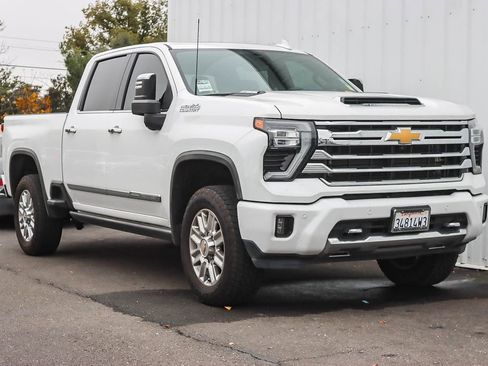 Used 2024 Chevrolet Silverado 2500 High Country w/ Technology Package image 1
