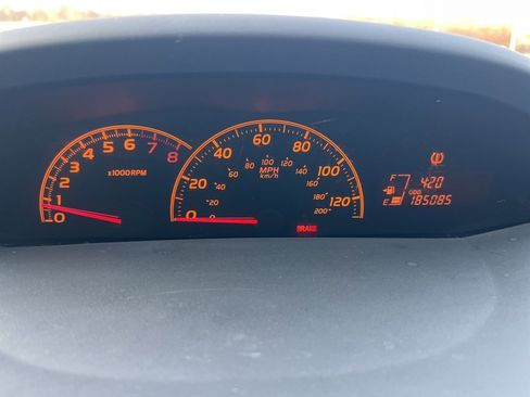 Used 2010 Toyota Yaris 2-Door Hatchback image 28