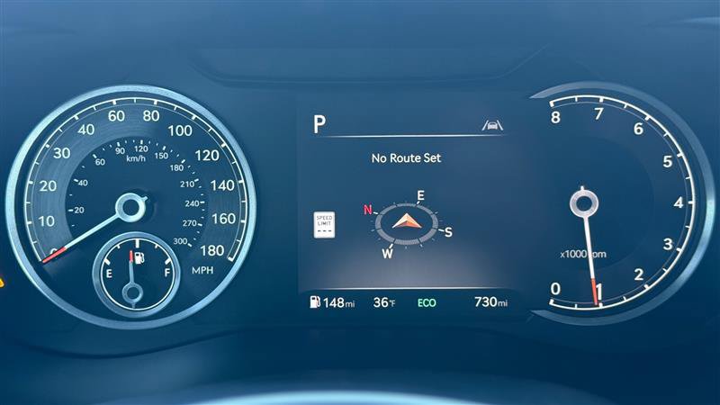 Used 2025 Genesis G70 2.5T AWD/4WD image 27